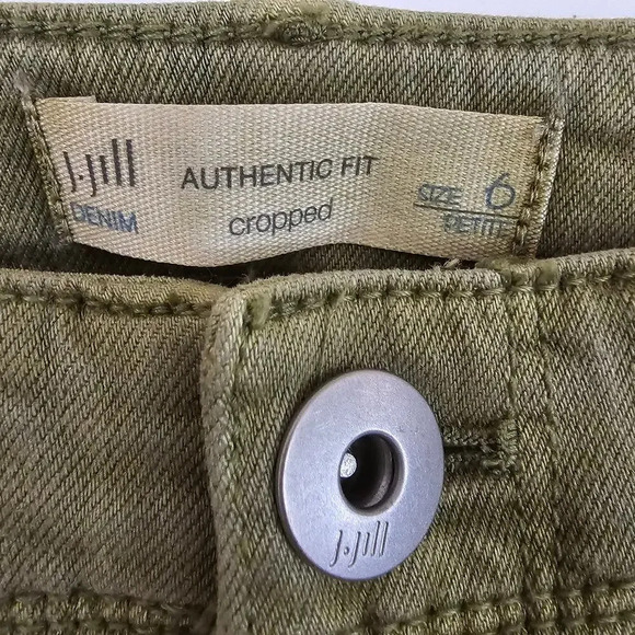 NWT J. Jill Cropped Light Olive Wash Capri Jeans with Raw Edge Hem, Size 6 - Picture 4 of 10